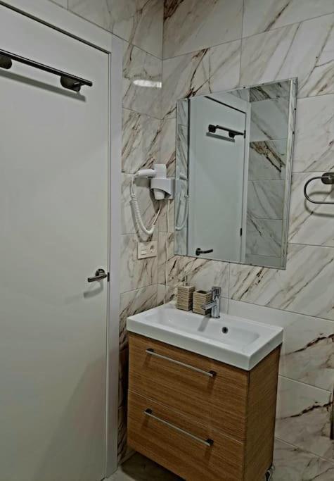 Ferienwohnung Cozy Studio With Sea View Benidorm Exterior foto